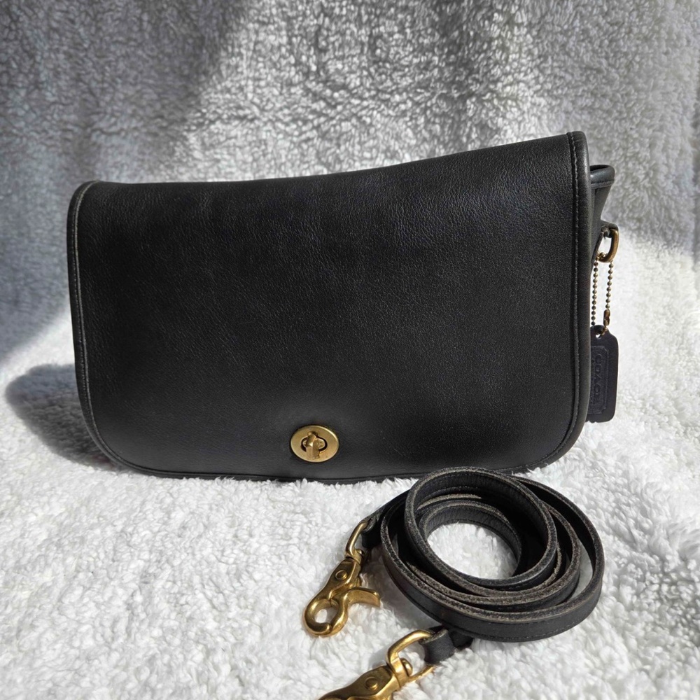 Pre-1994 Vintage Coach Dark Navy convertible clutch with Brass hardware - Picture 3 of 10